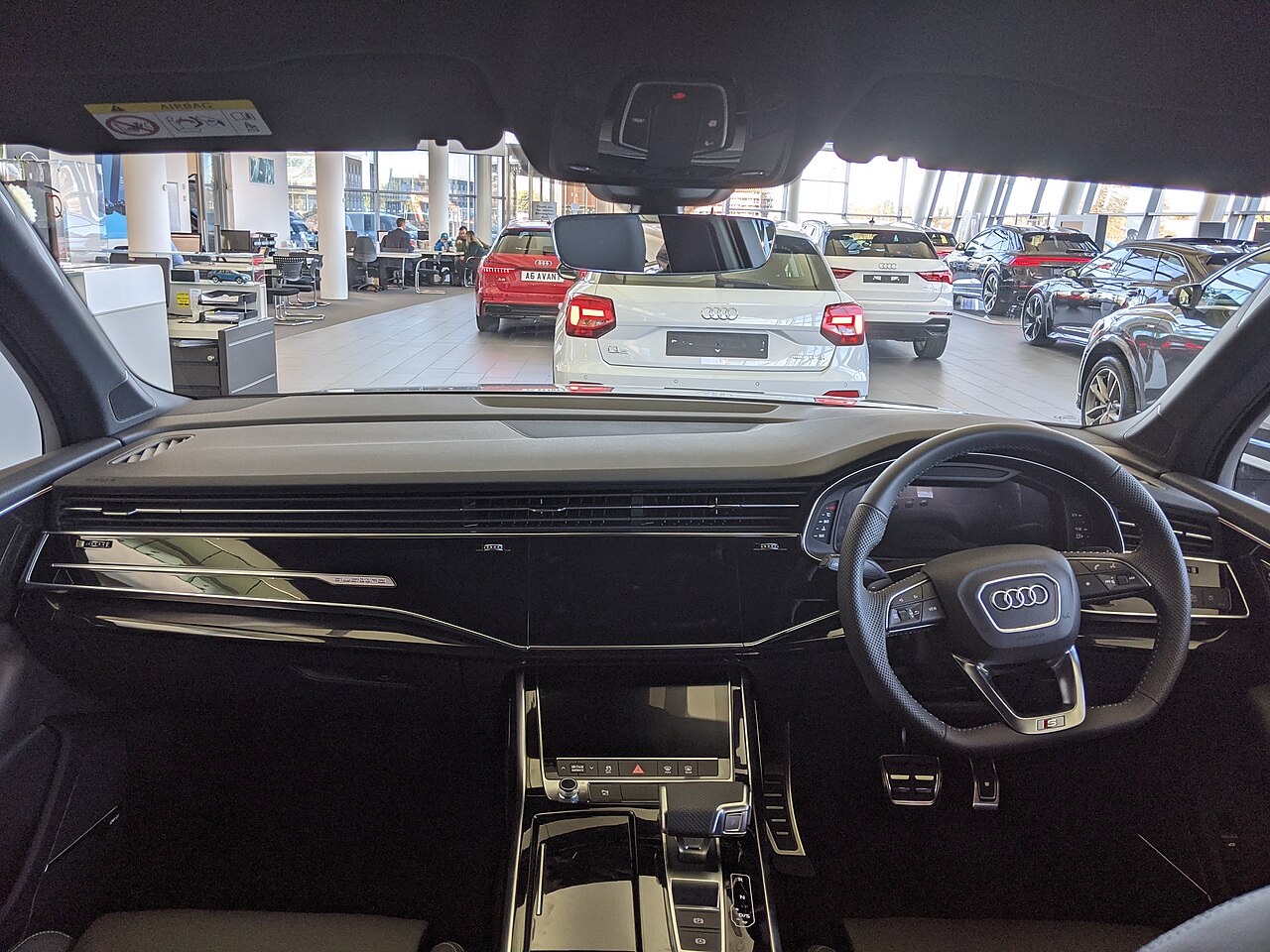 Audi Q7 — interior, dashboard and cabin