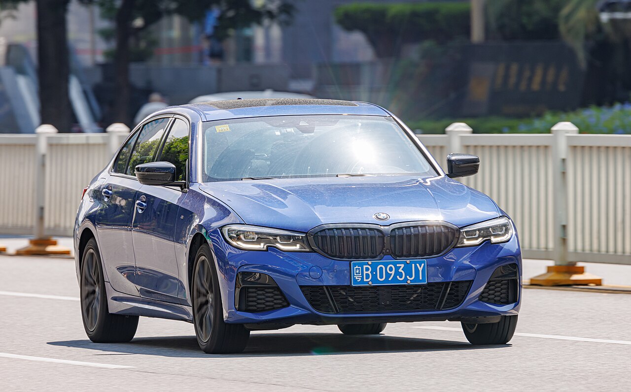 BMW 3 Series — exterior view