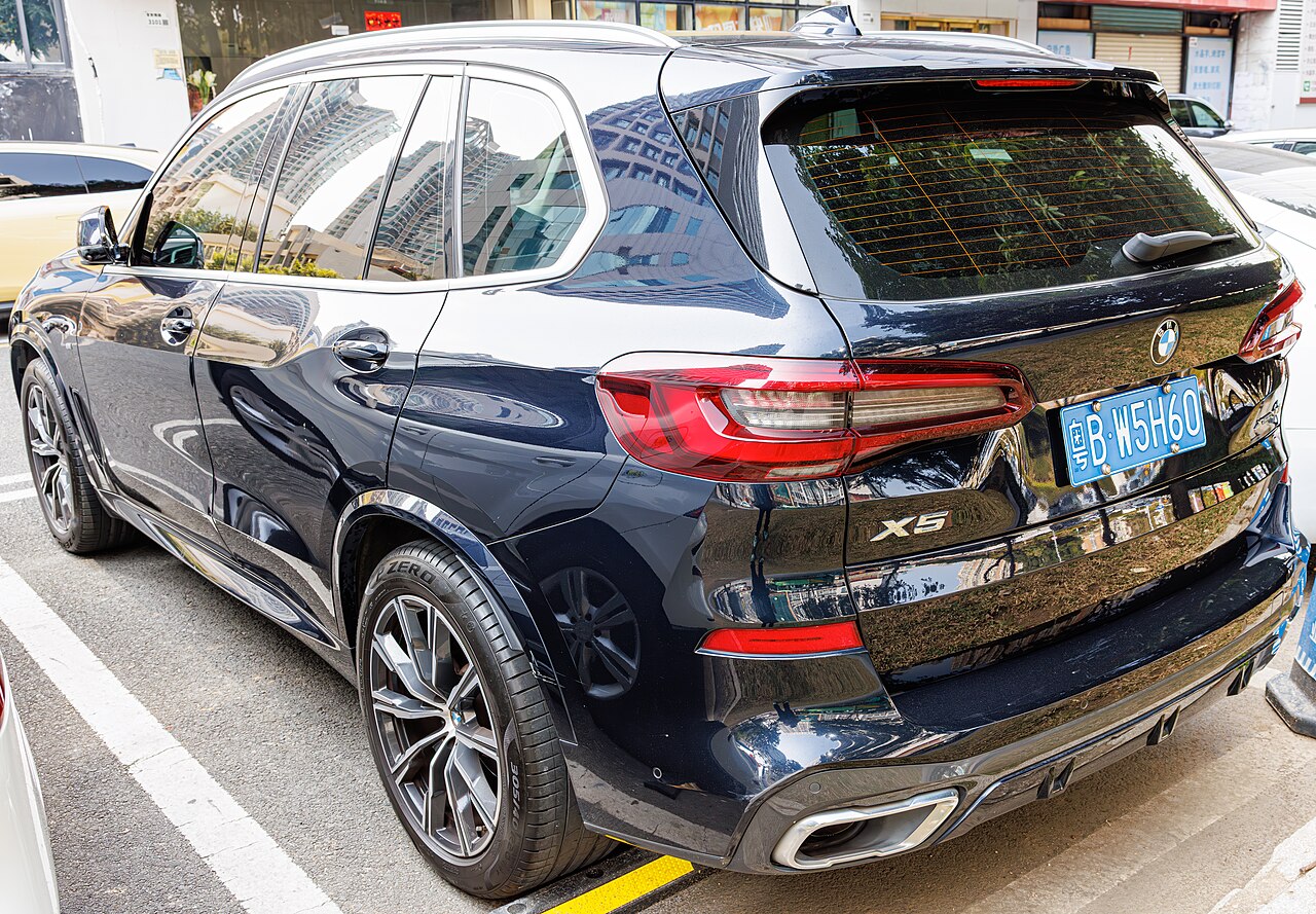 2020 BMW X5 xDrive40i — exterior view