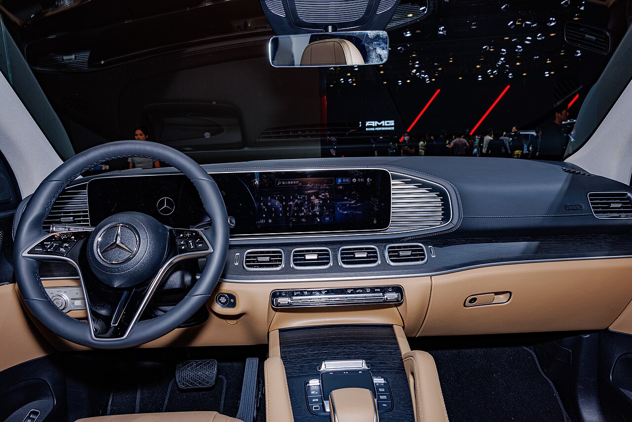 2021 Mercedes-Benz GLE 450 — interior, dashboard and cabin