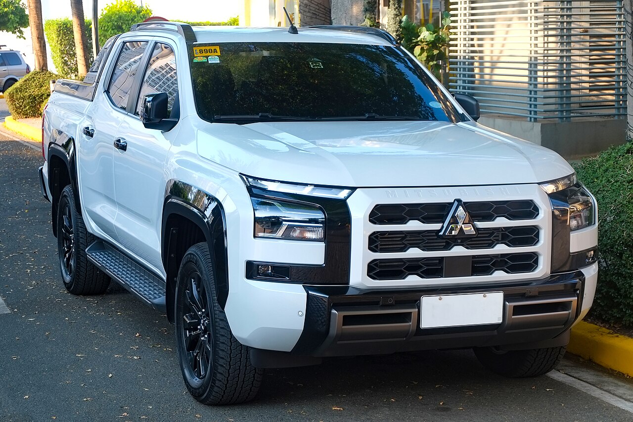 Mitsubishi L200 — front three-quarter exterior view