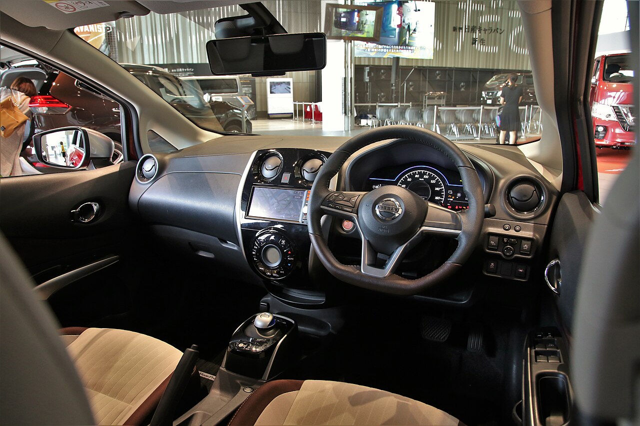 Nissan Note — interior, dashboard and cabin