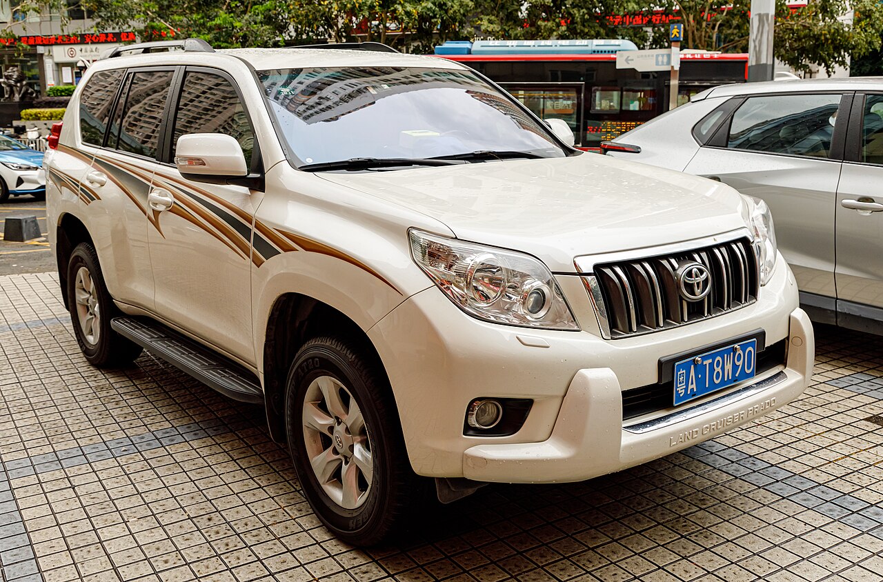 2022 Toyota Land Cruiser Prado TXL — exterior view